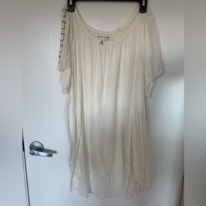 Tag # 119 - New York Laundry off white stretchy gauze like material tunic